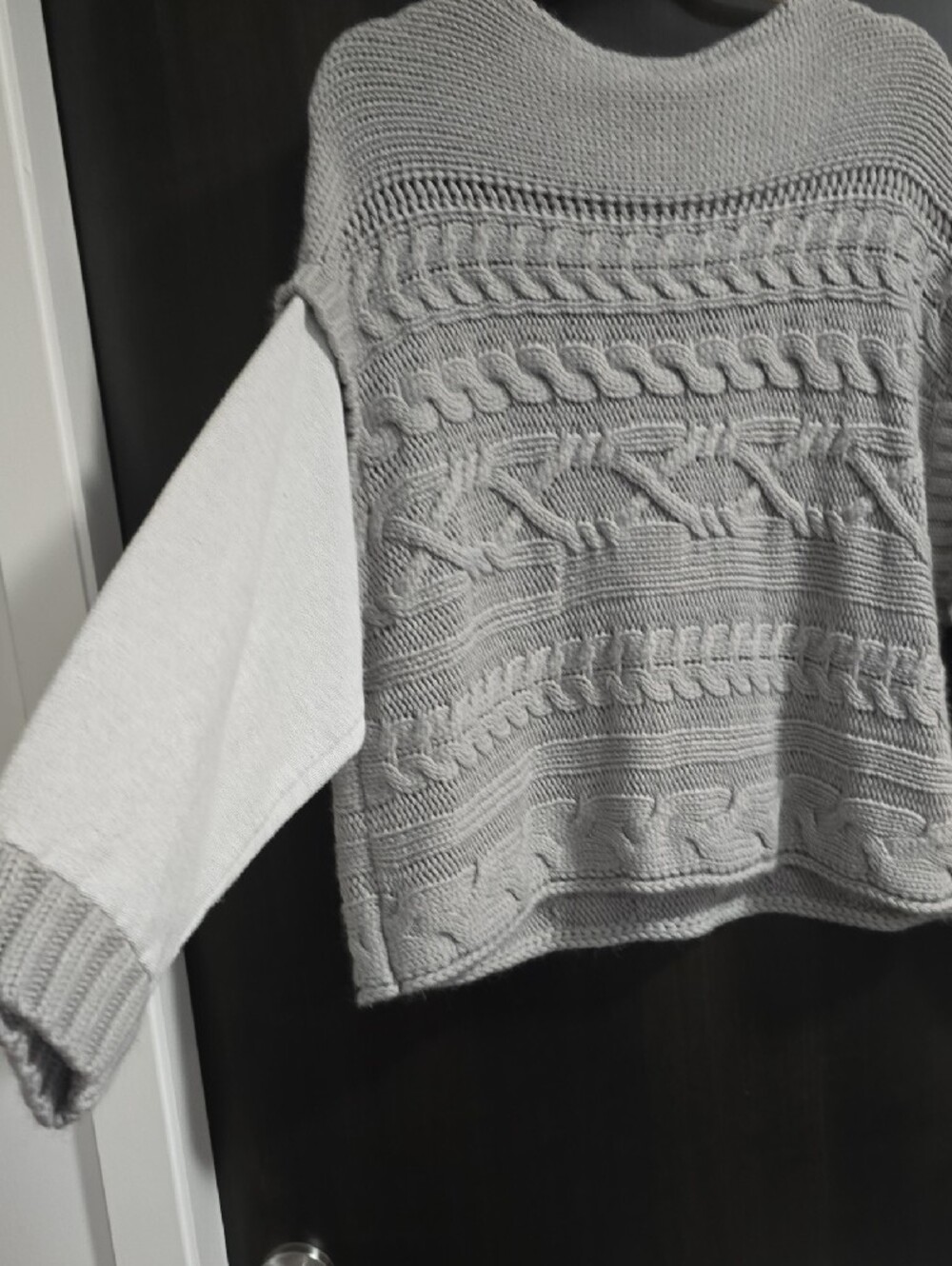 gimmicks by BKE Light Gray Cable Knit Crewneck Sweater, Oversized Size L - Picture 6 of 7